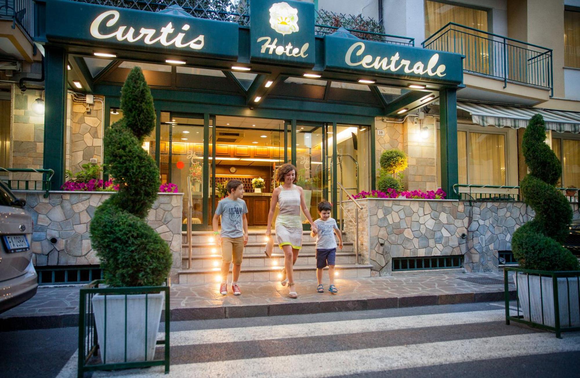 Hotel Curtis Centrale Alassio Exteriör bild