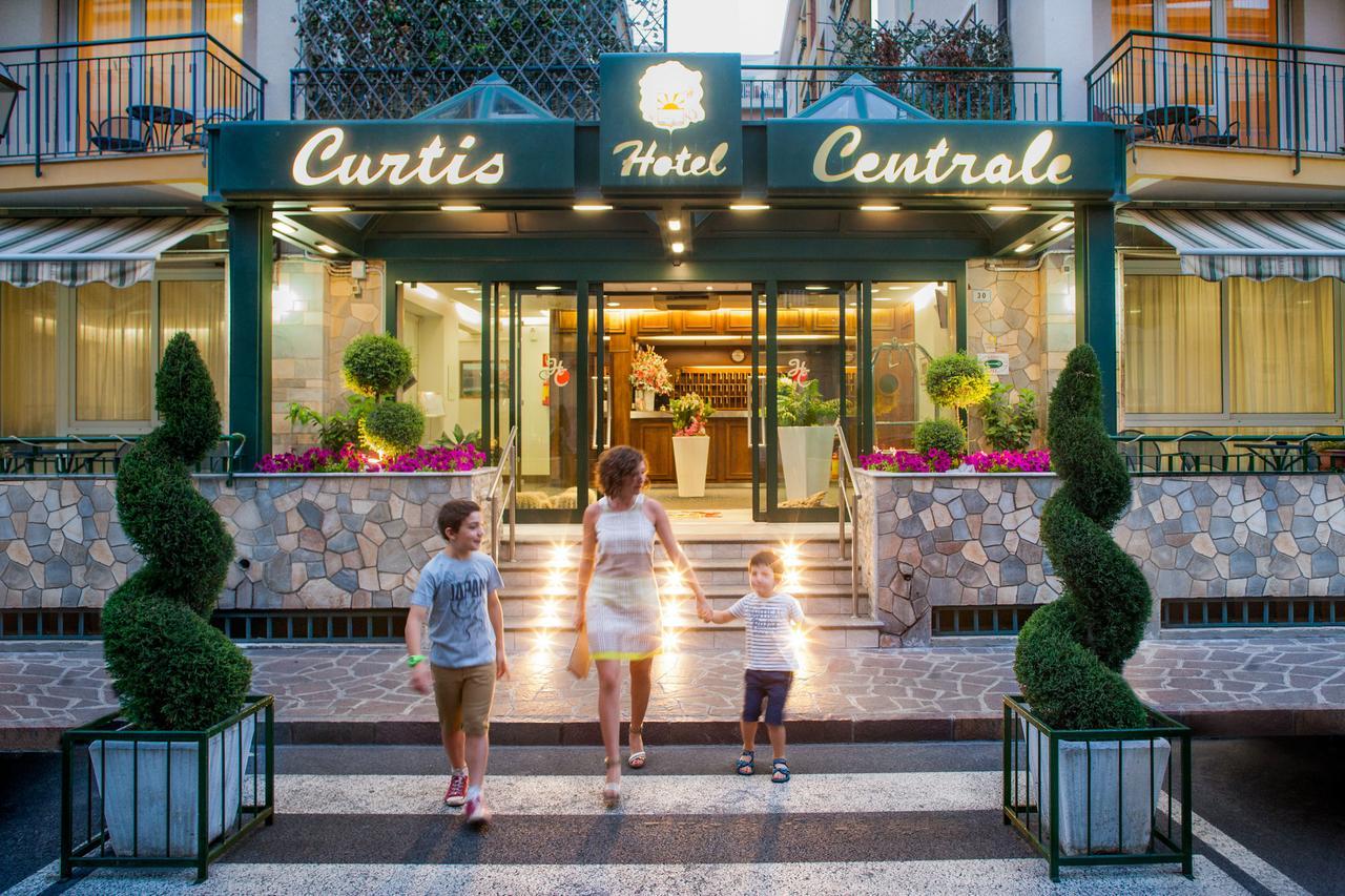 Hotel Curtis Centrale Alassio Exteriör bild