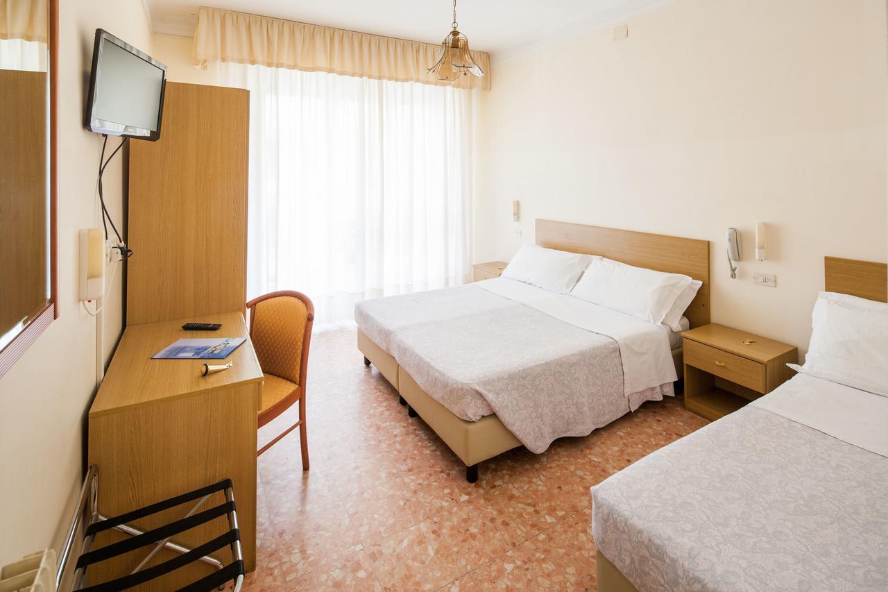 Hotel Curtis Centrale Alassio Rum bild